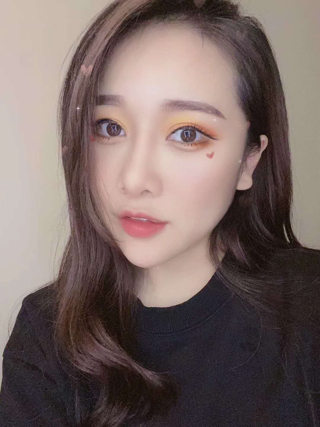模特兼职，颜值身材一流，性格还很温柔