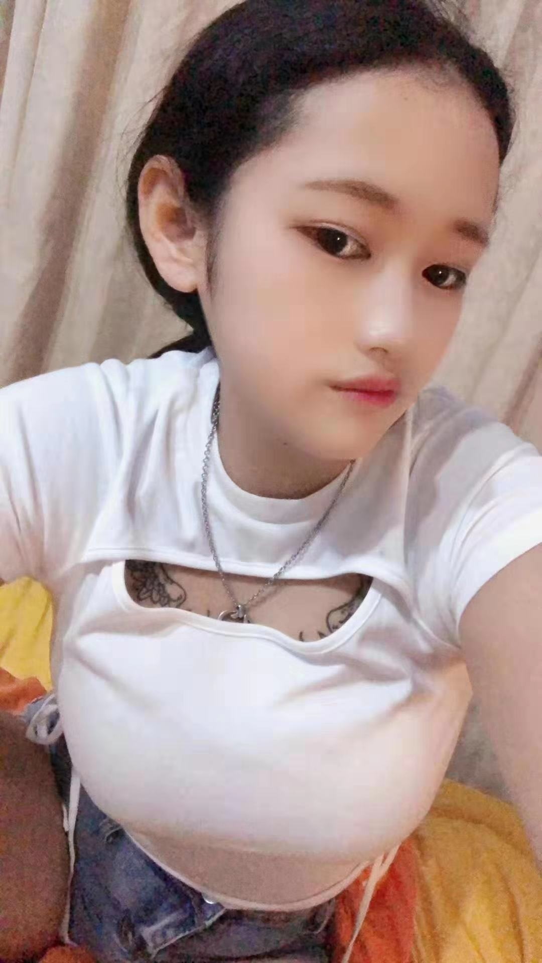 服务还可以的兼职小姐姐