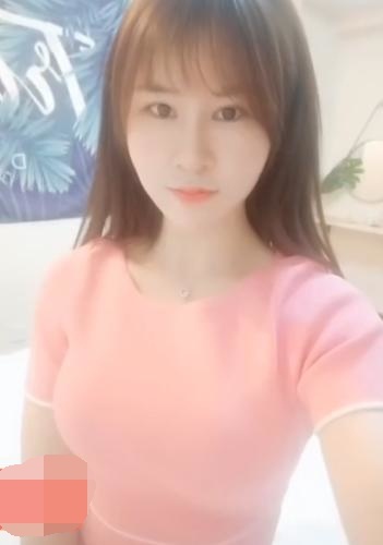 手抓大胸小美女，很nice