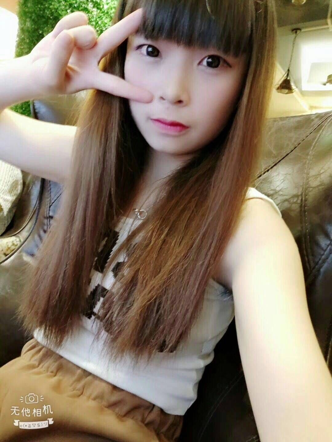态度好，相当配合的小萝莉