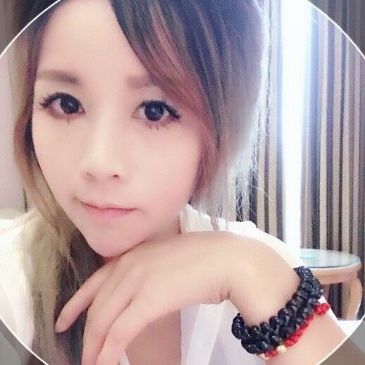 性感可爱的兼职小妹，蛮漂亮的