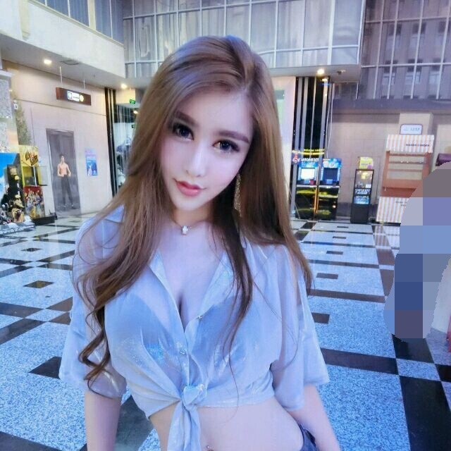 一个服务超好的魅力女人