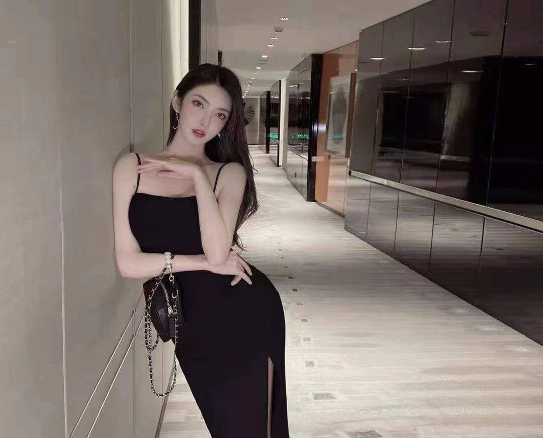 令人陶醉的性感美女，让人很着迷