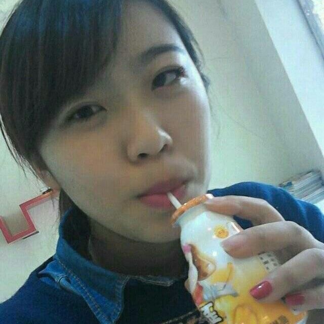 口活不错的呆萌女孩