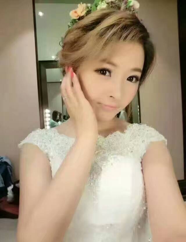 撩人的小美妞，长相甜美，活好