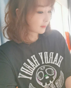 完美身材的艾莎，颜控的首选