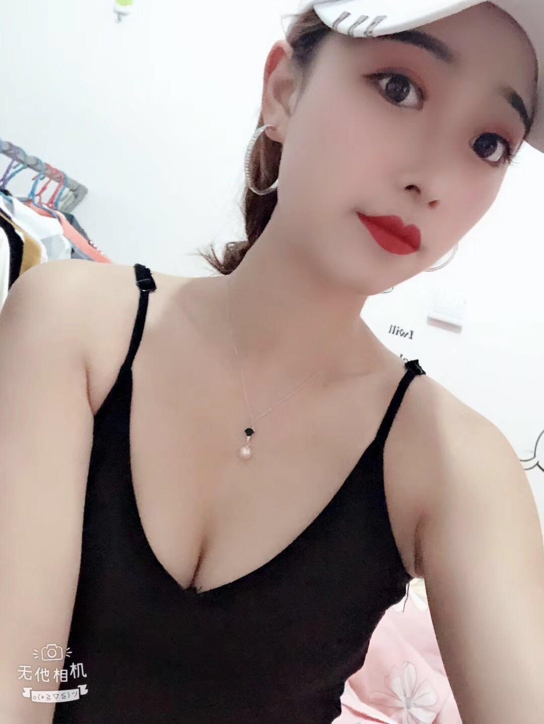 鲍鱼粉嫩，小穴紧 ，手感超好