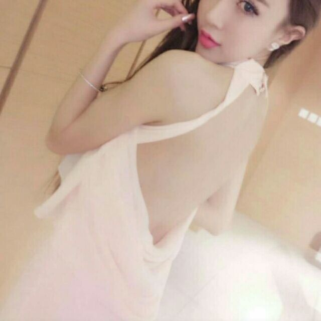 性感少妇，白皙温柔，又体贴
