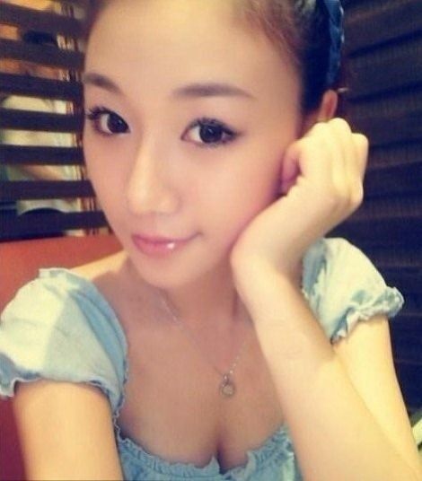 约了个很正点的妹子，身材好，皮肤好