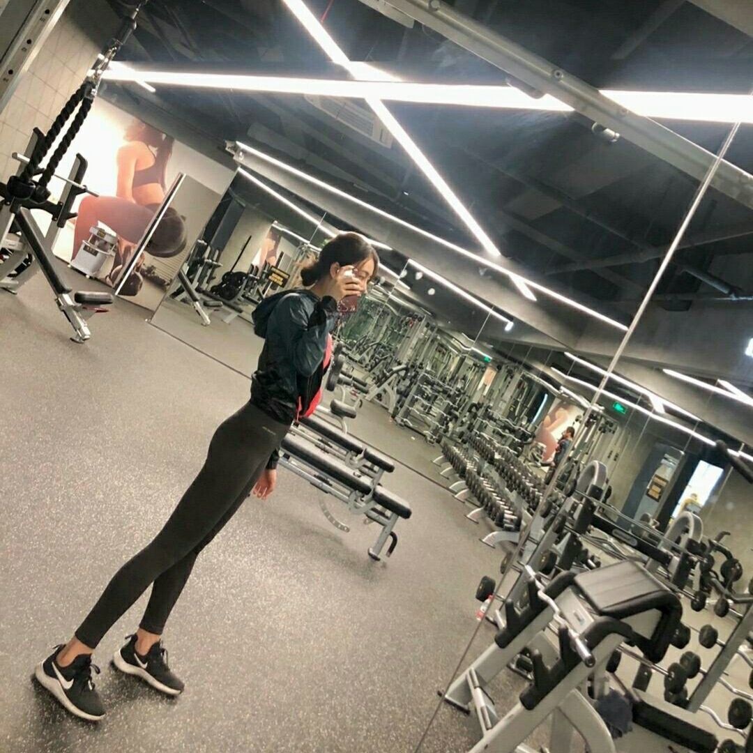 颜值美女护士一枚，奶子大，身材紧致
