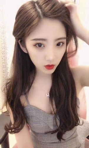 极品嫩妹温柔懂事，高挑苗条，超性感