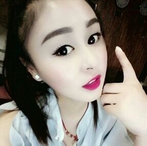 体验小巧依人，清纯兼职小美女