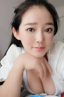 口爆妹服务超好，性感胸大，让人欲望爆发