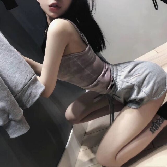妹子年龄小奶大，服务很热情