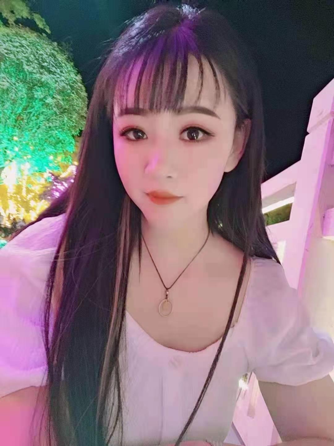 妹子配合度高，后入比较爽