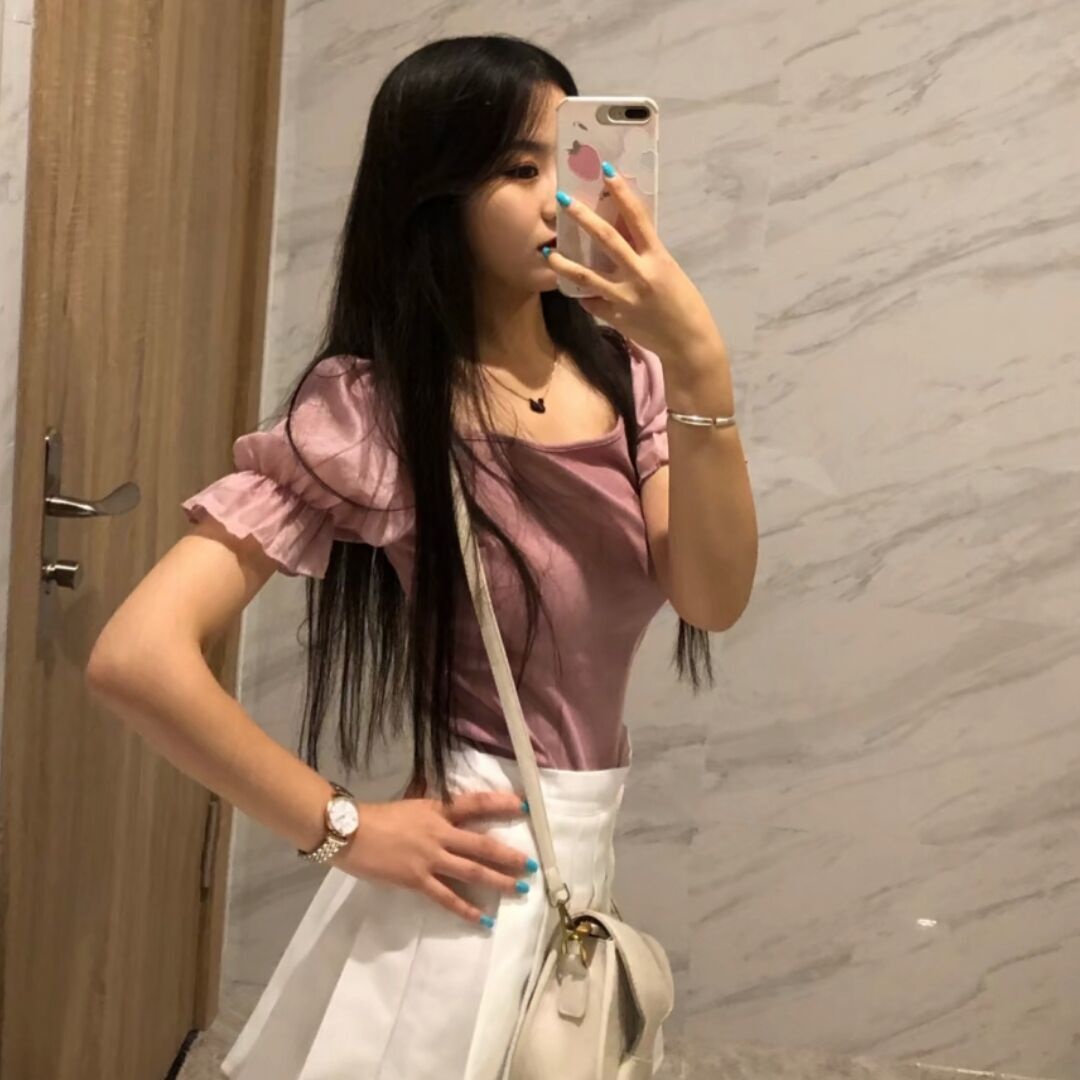 身材很棒，喜欢女上位的火辣妹子