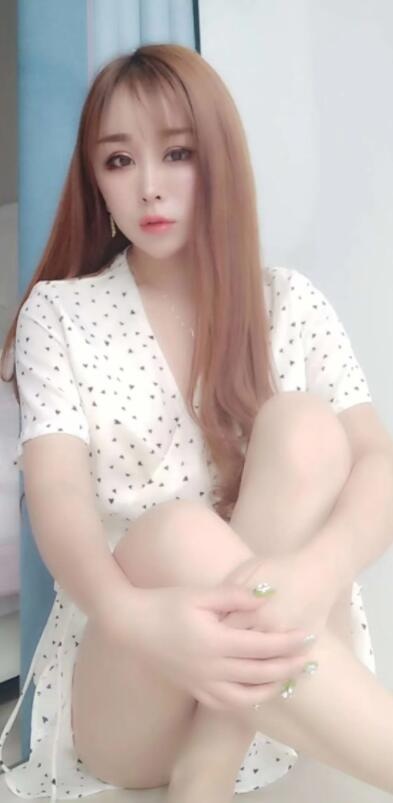 颜值非常棒的长腿妹子，很温情