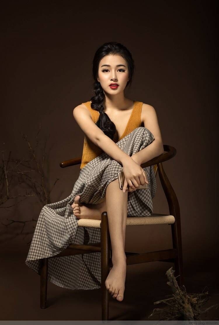 上门服务的小骚女，屁股挺带劲