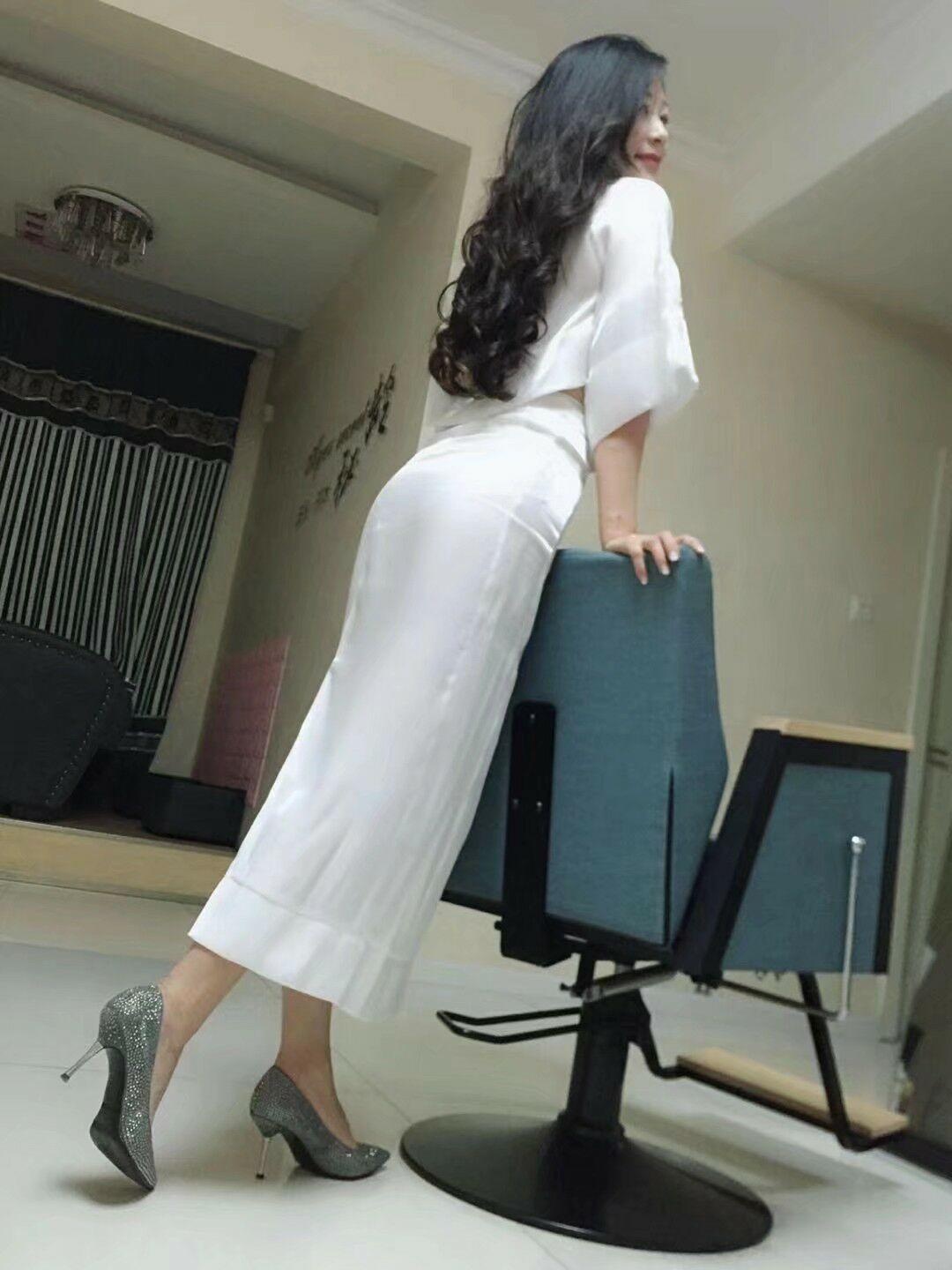 大白腿夜雨，屁股翘，后入很舒爽，很满足