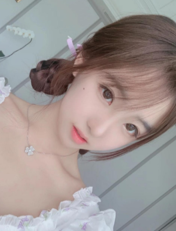 体验又嫩又紧的妹子，笑着像初恋