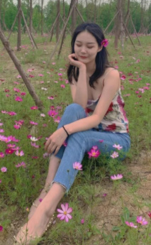 床上性感的兼职曼曼美女