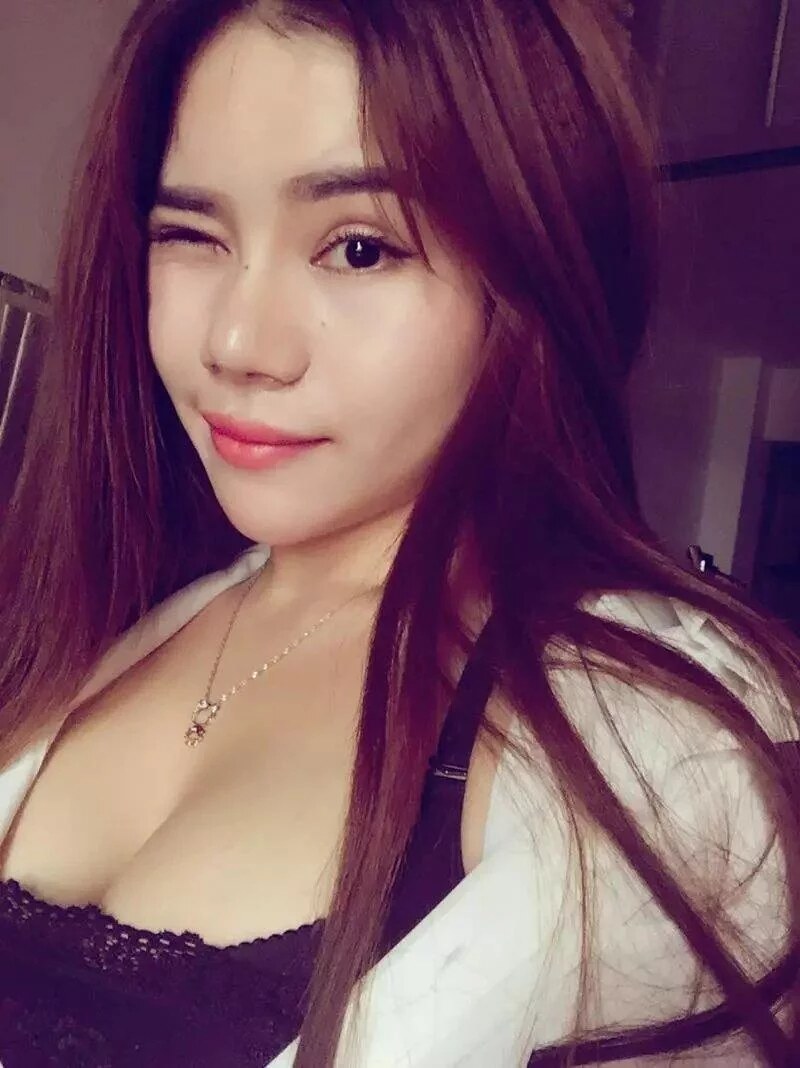 兼职不错的大胸妹子，服务挺不错
