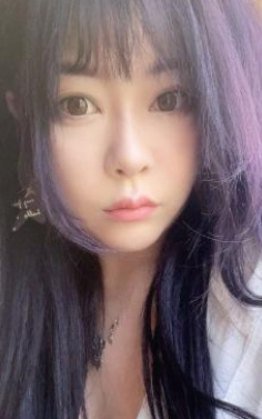 颜值和服务在线的妹子