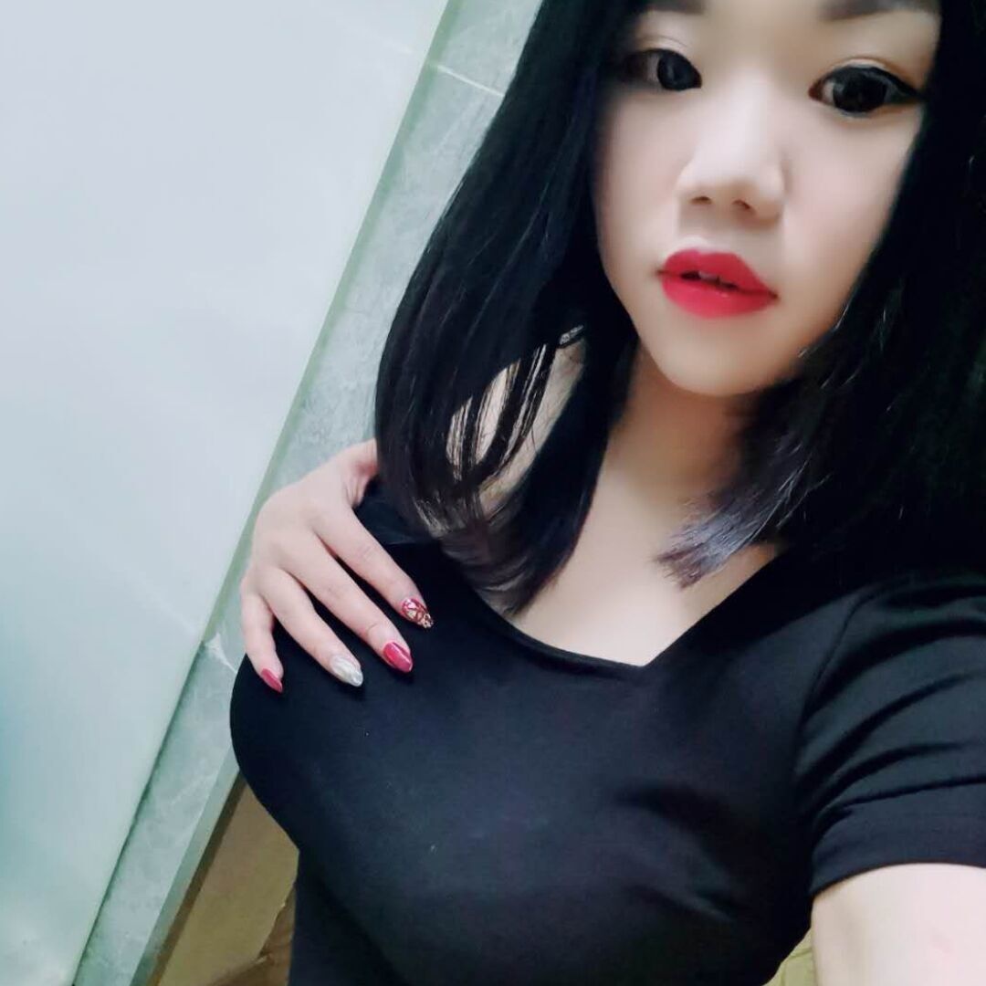 兼职大奶妹，服务好，热情