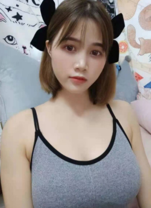 一个兼职的清纯妹，颜值高，性感火辣