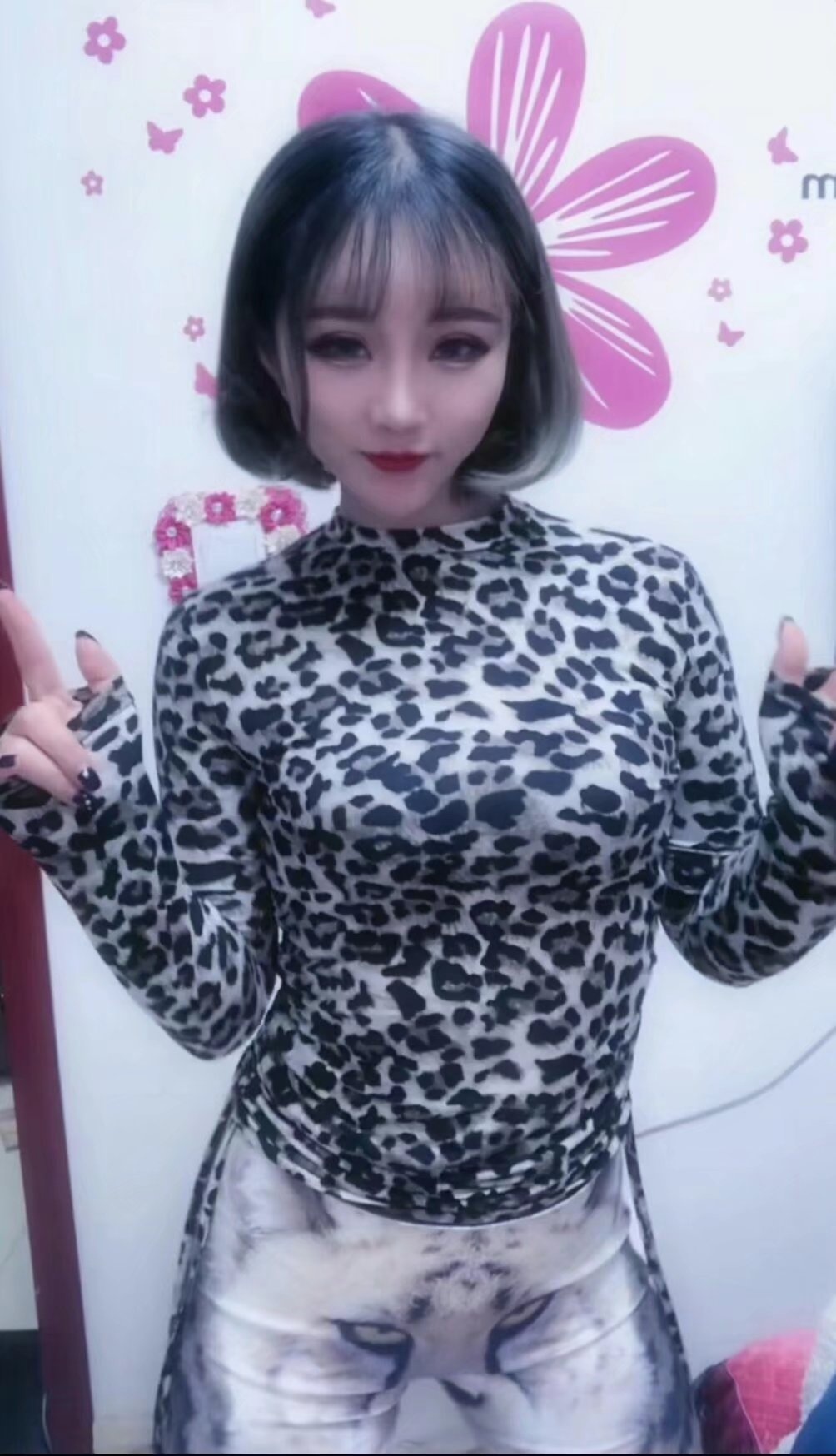 强烈推荐白嫩妹子一枚