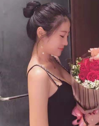 天桥模特兼职，身材好，颜值高，经历爽