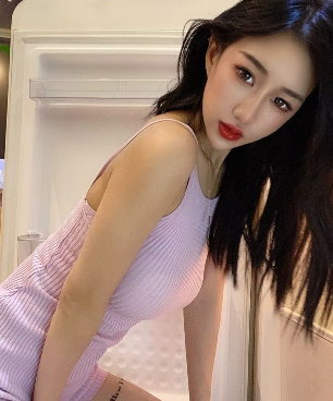 朋友介绍的兼职小妹妹，很乖巧