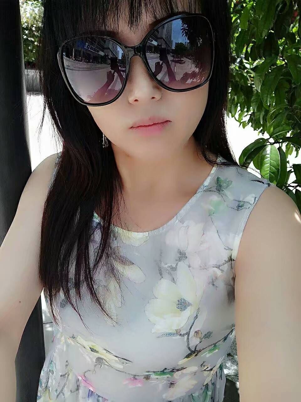 服务非常热情的少妇，很紧很爽