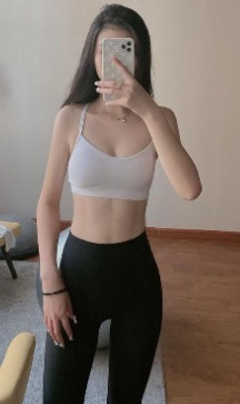 身材一流的温柔嫩妹，乖巧的很