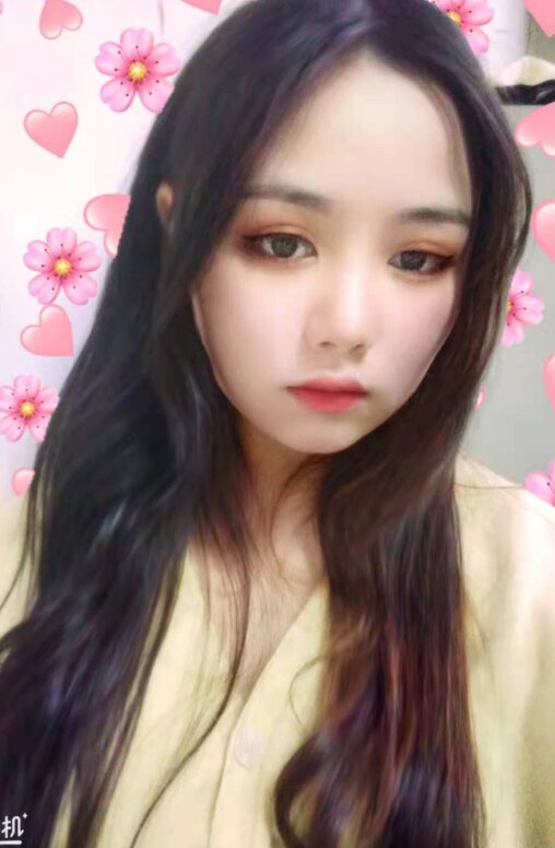 年轻粉嫩的漂亮妹子