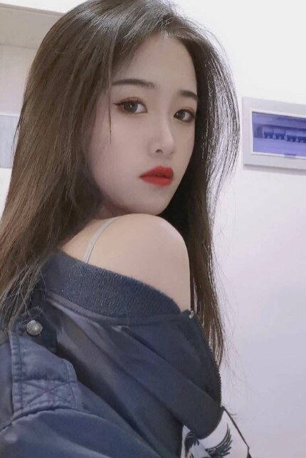 清纯可爱少女，兼职口活好