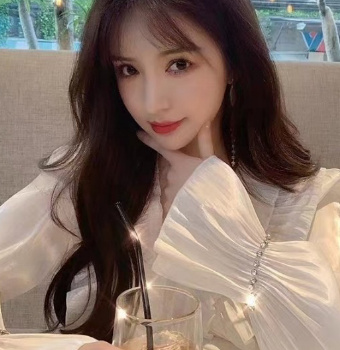 身材高挑的长腿高颜值妹子