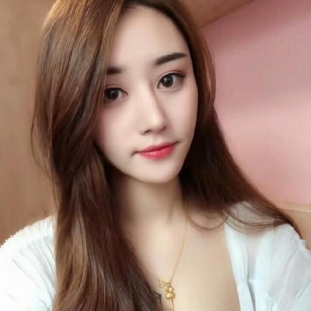 娇小可爱的小妹，身材火辣，颜值高