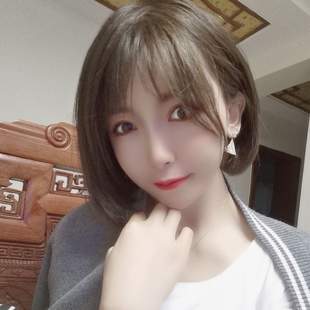 嫩嫩的妹子，已经爽的飞起