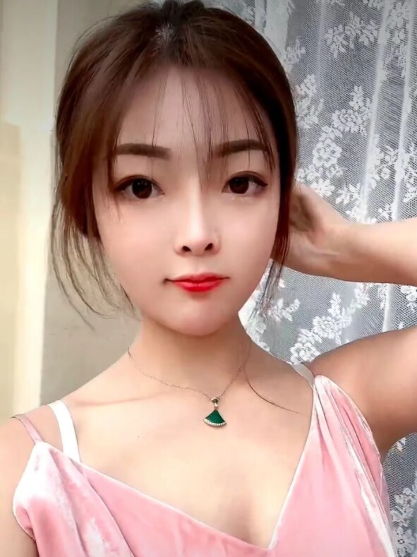 面容姣好的妹子，泻火很舒服