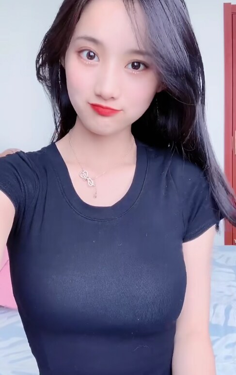 体验黑渔网性感大奶妹