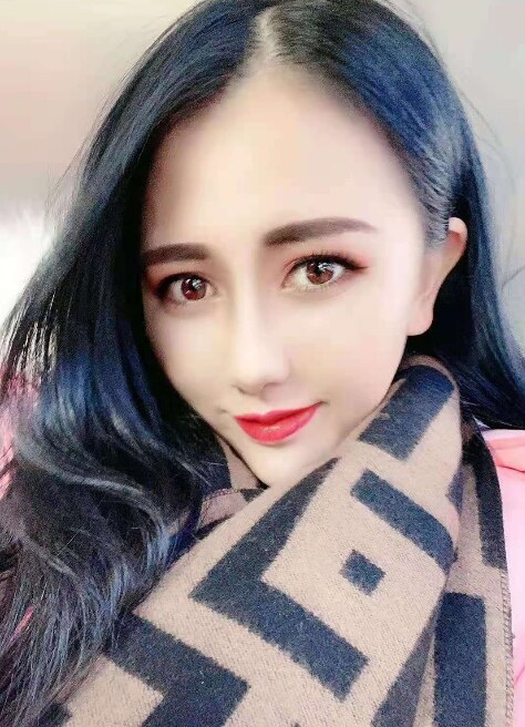 长的还不错的小姐姐