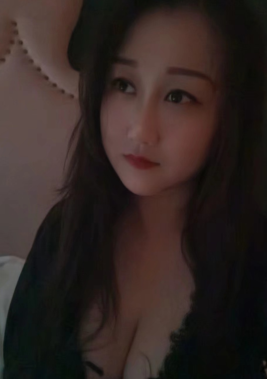 很温柔的大胸小姐姐