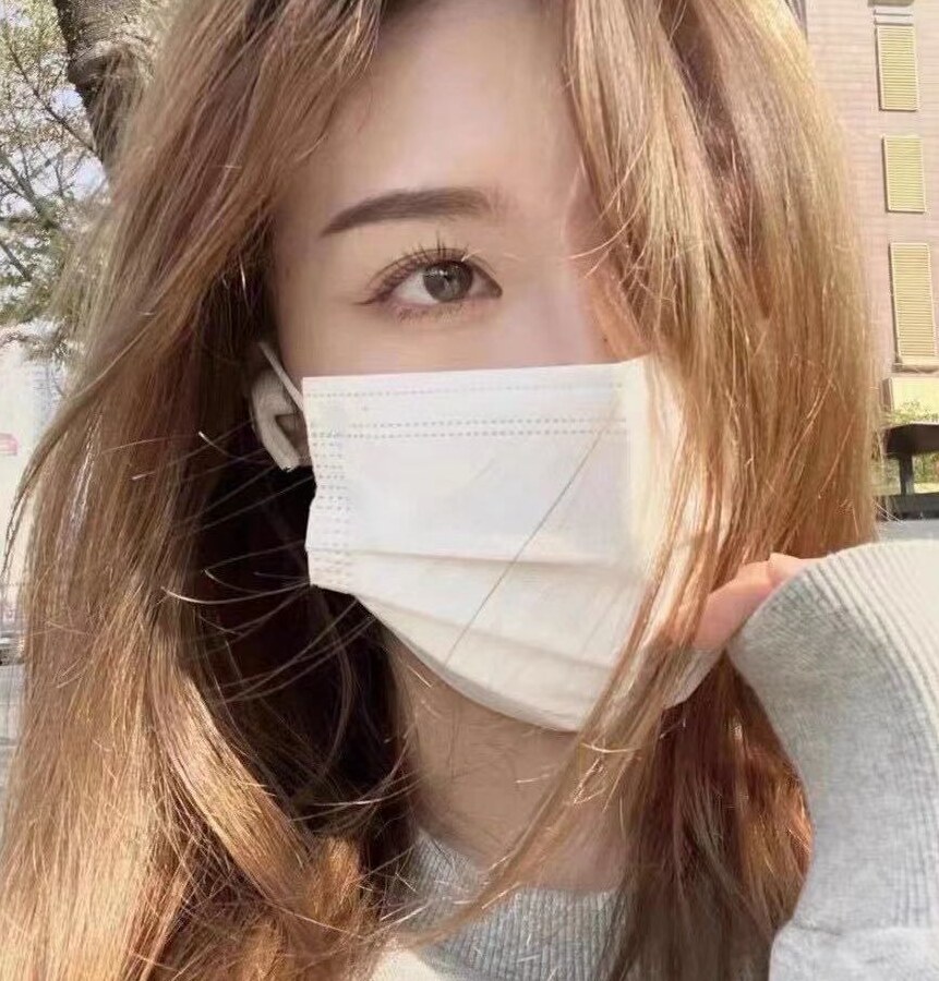 小巧玲珑的兼职妹子，很漂亮