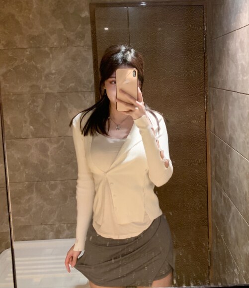 约战白嫩学妹兼职，穴紧水多，很舒爽