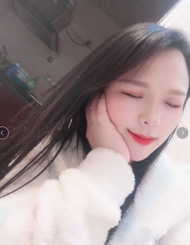 骚逼一枚，操多了还会流水出来