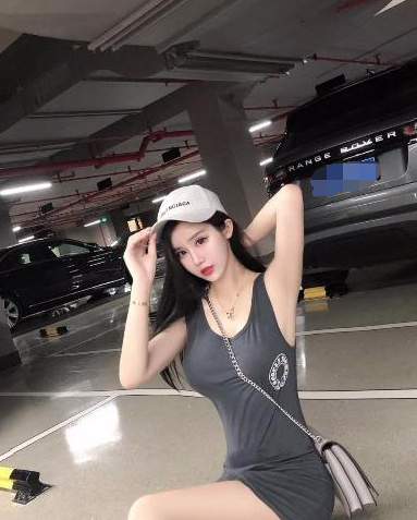 颜值控的狼友有福了，超靓的小美女