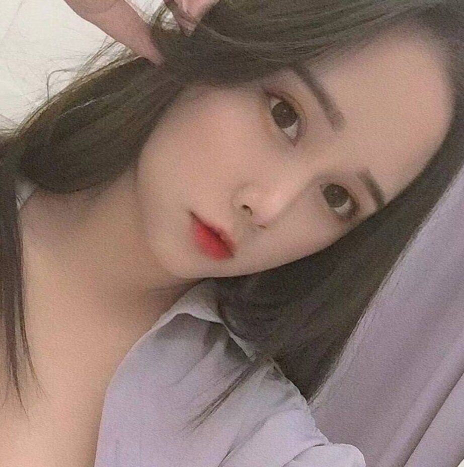 年轻漂亮的兼职美女，已验证