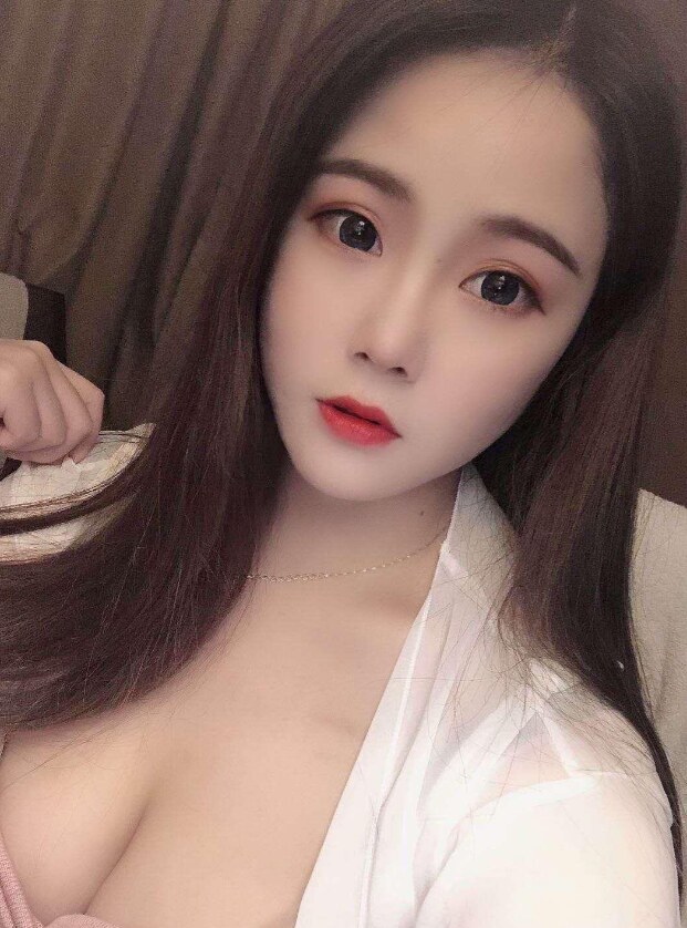 性感的火辣大胸妹，喜欢丰满的可体验下