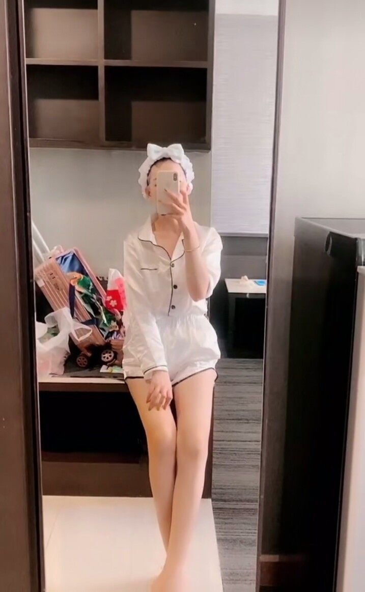 挺骚的少妇，主要做的服务，爽